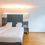 Lausanne 3* Crissier