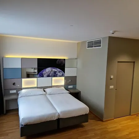 Hotel Lausanne 3*