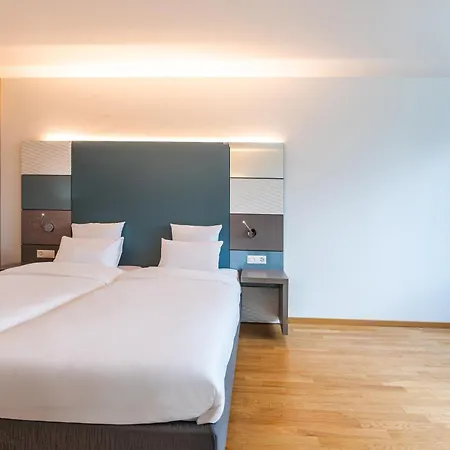 Lausanne 3* Crissier
